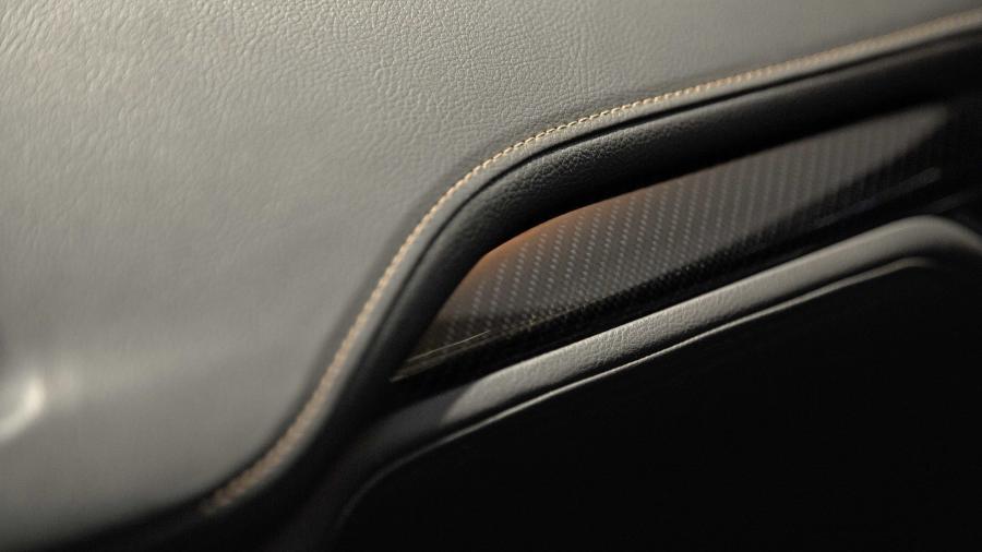 Детали интерьера Cadillac XT4 Sport 2018 года  (NA) (фото 31 из 61)